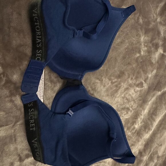 Victoria Secret Blue Bra - Picture 2 of 3